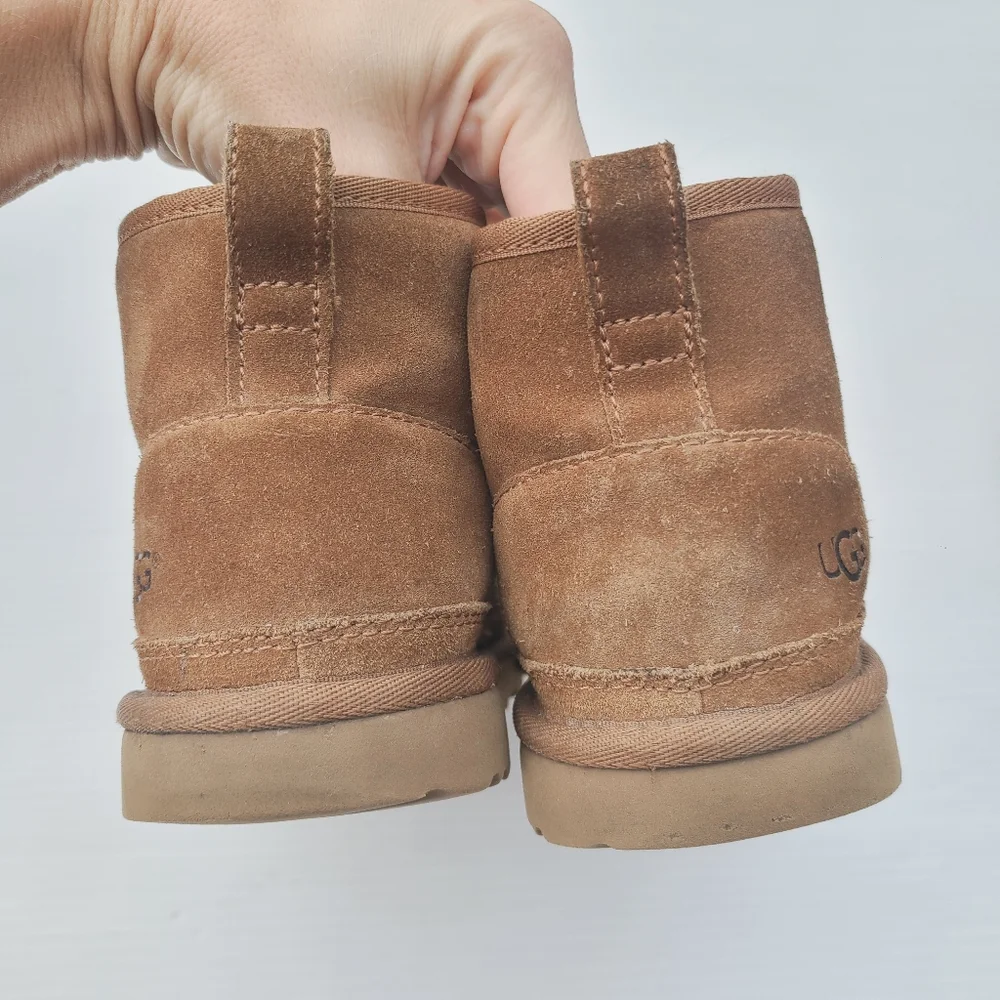 UGG Neumal kids chestnut fur lined chukka boots